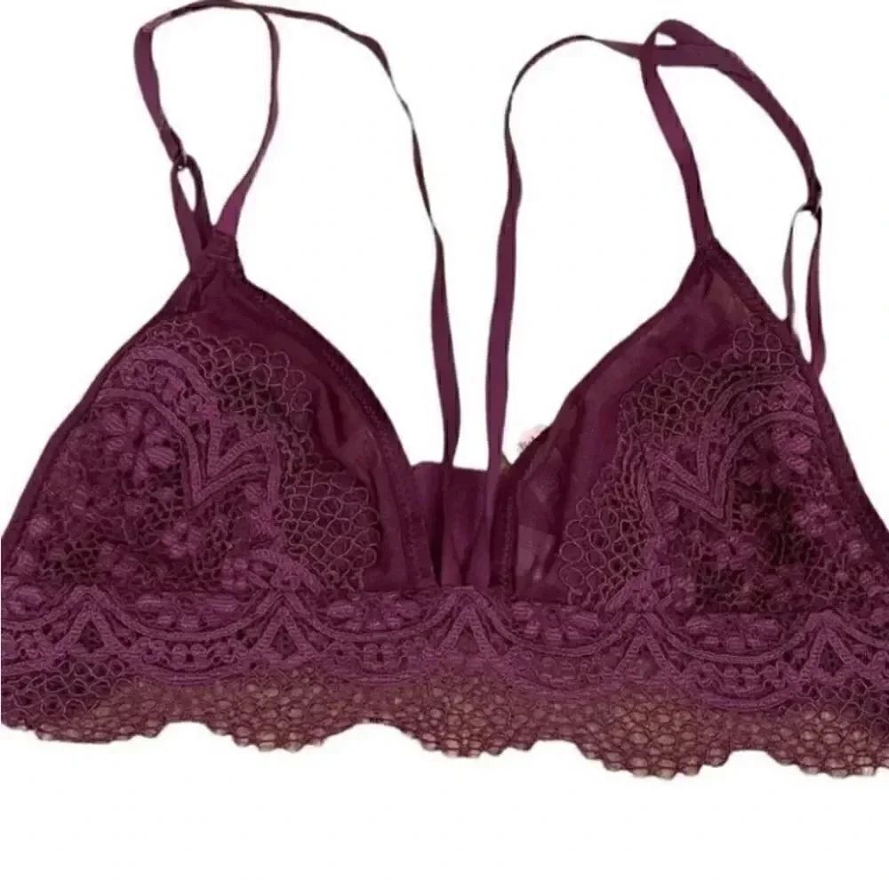 NWOT Victoria Secret Purple Crochet Lace Bralette Active Wear Sports Bra SZ S